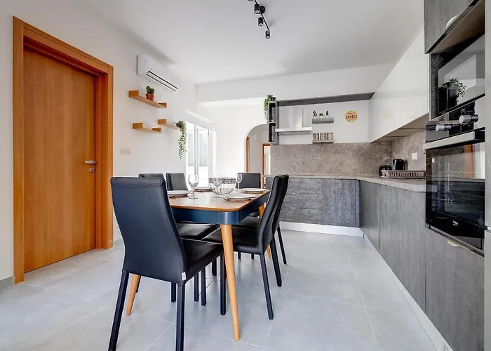 3-bedroom Retreat By Buena Vista Sliema