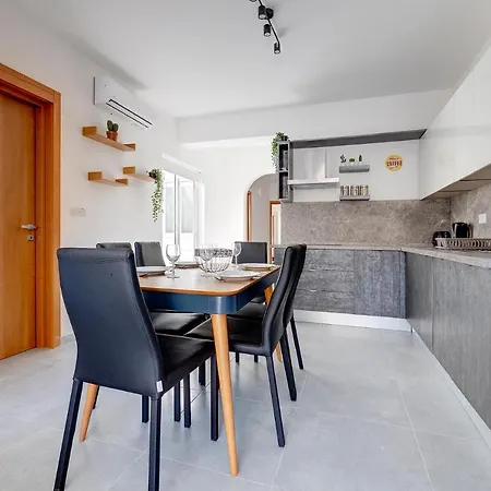 3-bedroom Retreat By Buena Vista Sliema